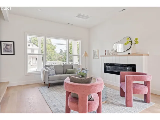 $959,999 | 842 Northeast Killingsworth Street, Portland, OR 97211