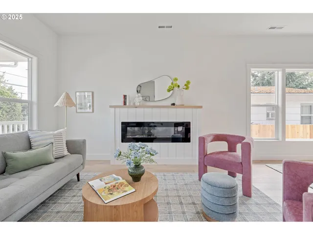 $959,999 | 842 Northeast Killingsworth Street, Portland, OR 97211