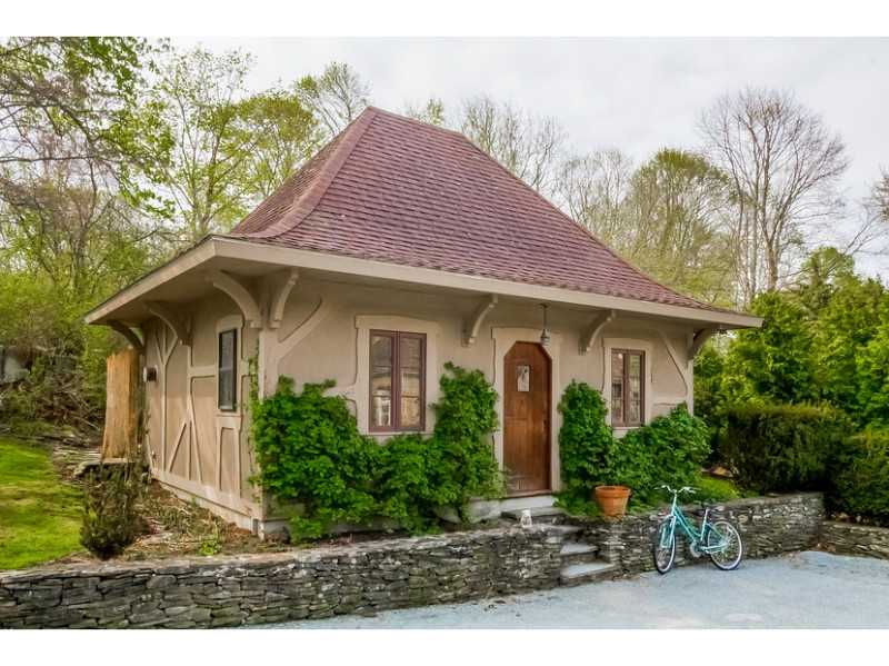 65 Gray Craig Road Middletown, RI 02842 - Photo 17 of 22 Other. Charming guest cottage.