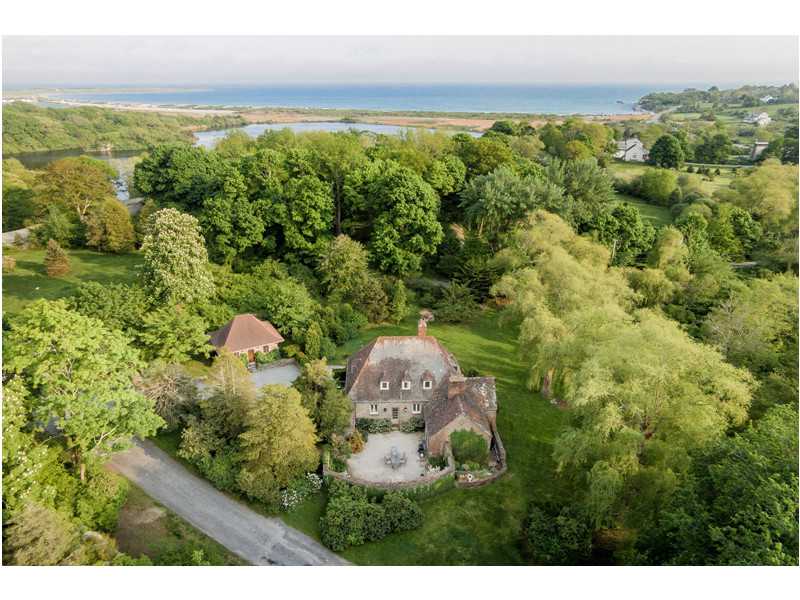 65 Gray Craig Road Middletown, RI 02842 - Photo 2 of 22 Exterior Front.