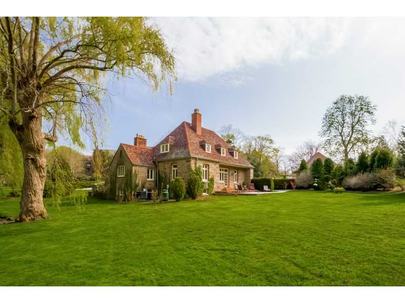 65 Gray Craig Road Middletown, RI 02842 - Photo 8 of 22 Exterior Front.