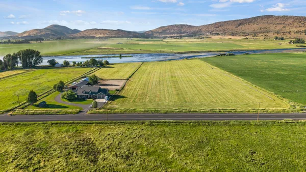 $1,340,000 | 11251 Crystal Springs Road, Klamath Falls, OR 97603