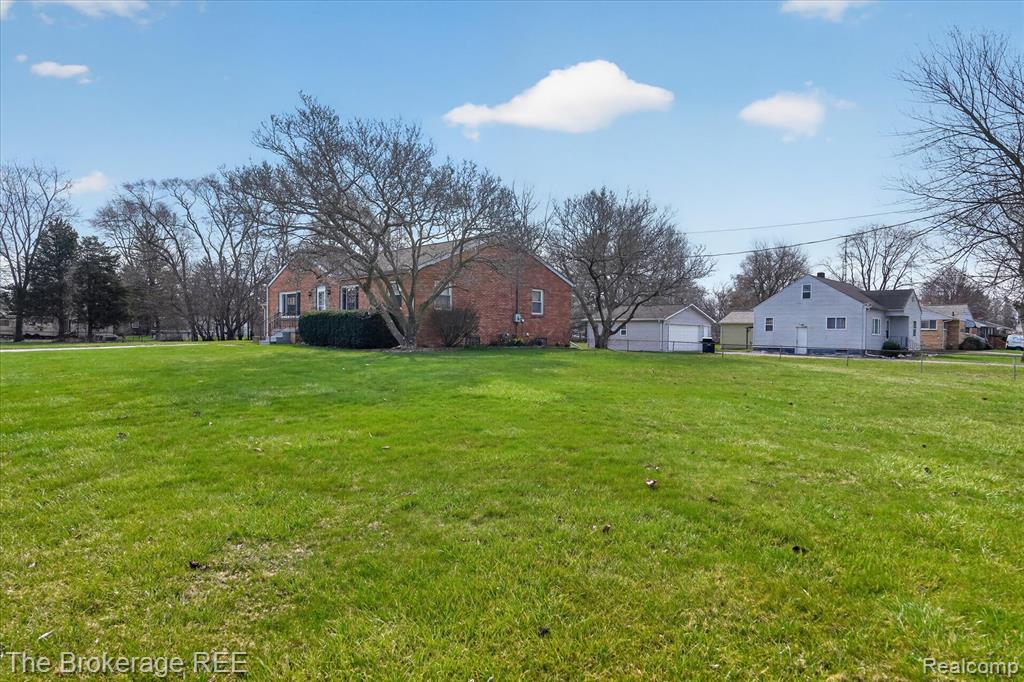 4224 Potter Road Burton, MI 48509 - Photo 32 of 35 Gallery Image 32