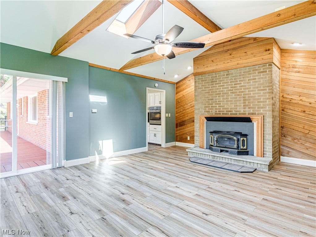 940 North Hametown Road Akron, OH 44333 - Photo 18 of 34 Vaulted Ceilings