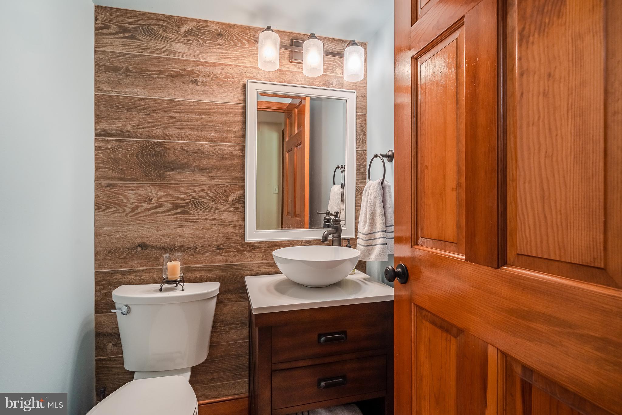 2261 Grubbs Mill Road Berwyn, PA 19312 - Photo 21 of 46 New First flor powder room