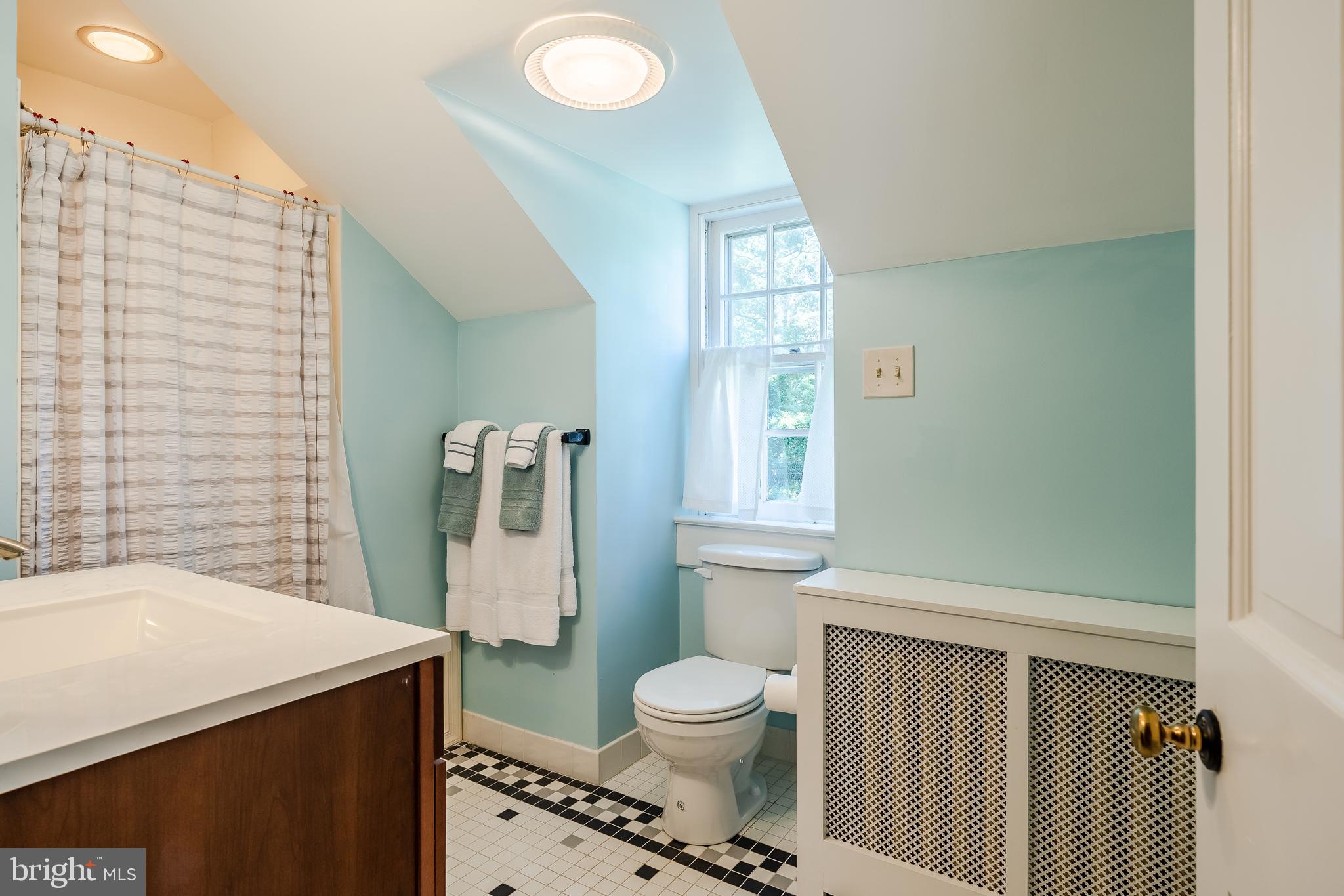 2261 Grubbs Mill Road Berwyn, PA 19312 - Photo 31 of 46 Bedroom 2 private Bathroom