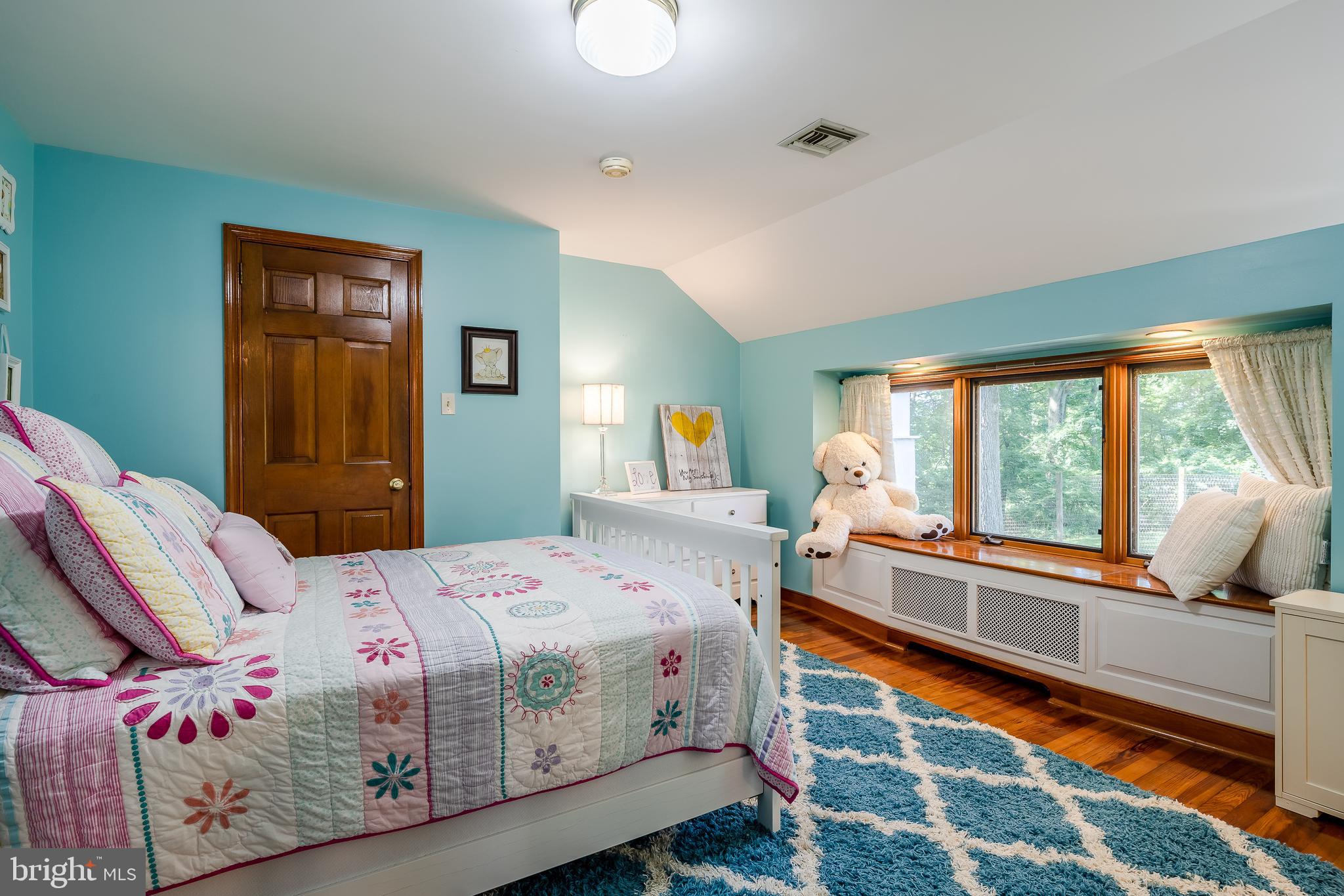 2261 Grubbs Mill Road Berwyn, PA 19312 - Photo 32 of 46 Bedroom 3 with window seat