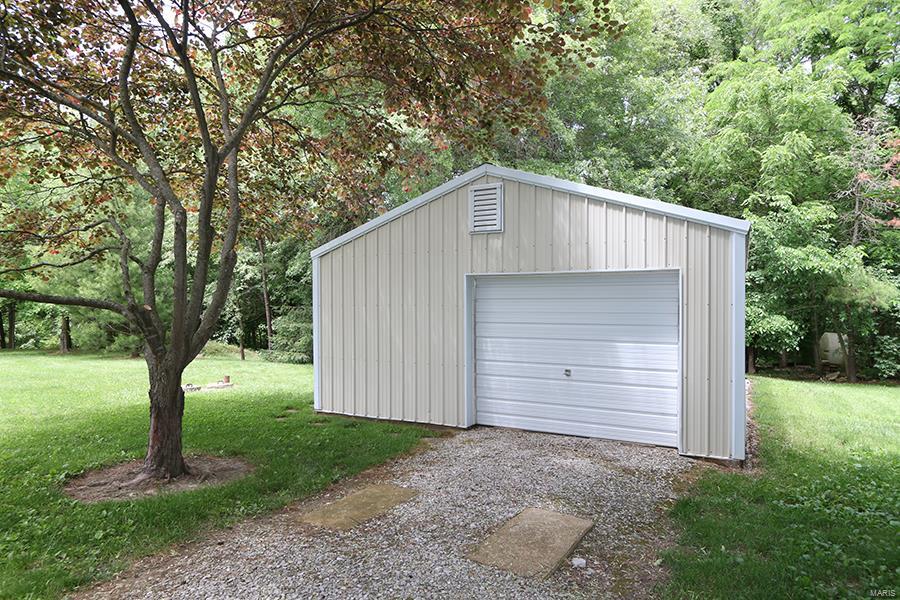 2072 Marine Road Highland, IL 62249 - Photo 60 of 75