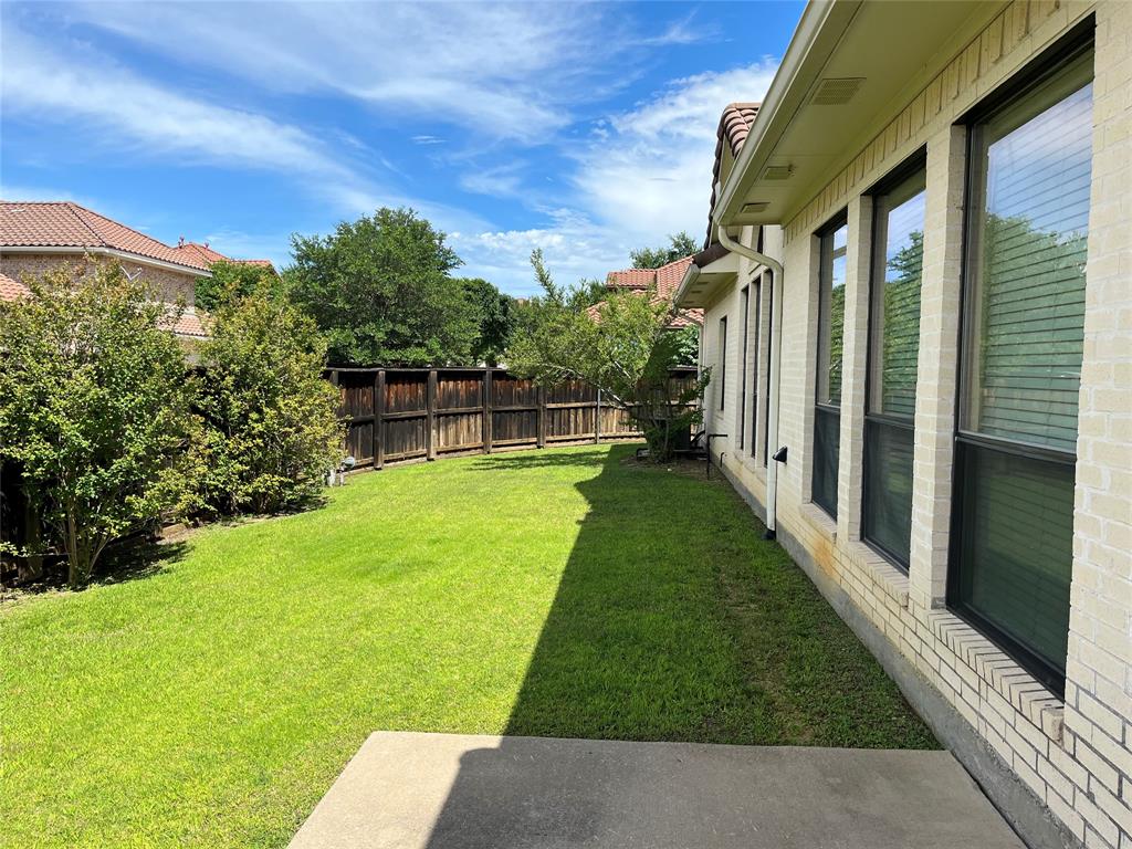 830 La Cima Irving, TX 75039 - Photo 9 of 40