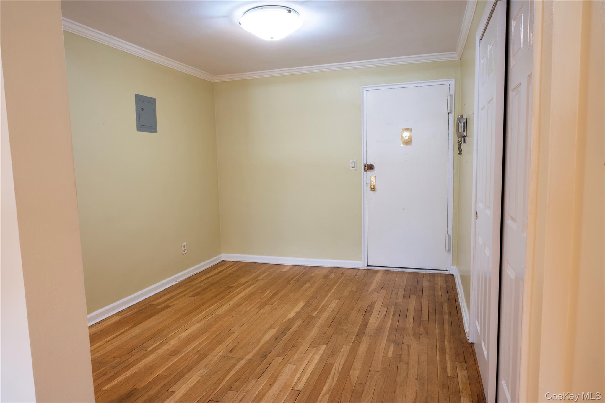 50 Brompton Road, Unit 2H Great Neck, NY 11021 - Photo 2 of 23