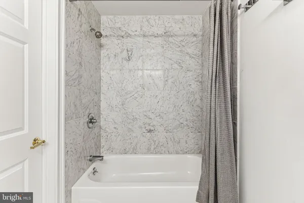 $1,875 | 1500 Chestnut Street, Unit 14E, Philadelphia, PA 19102