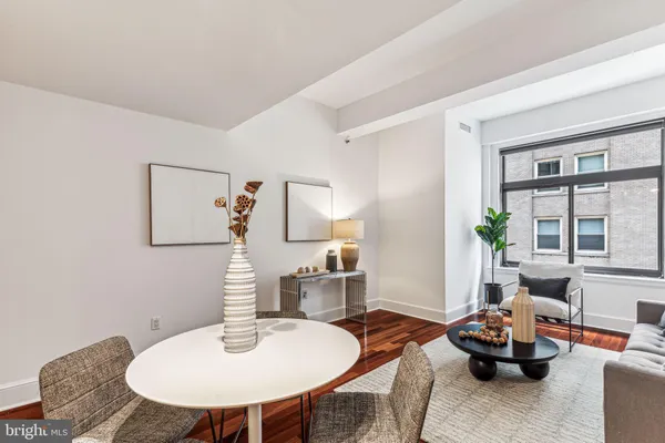 $1,875 | 1500 Chestnut Street, Unit 14E, Philadelphia, PA 19102