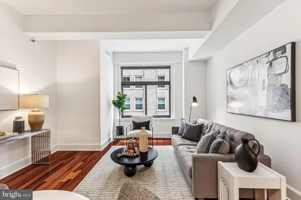 $1,875 | 1500 Chestnut Street, Unit 14E, Philadelphia, PA 19102