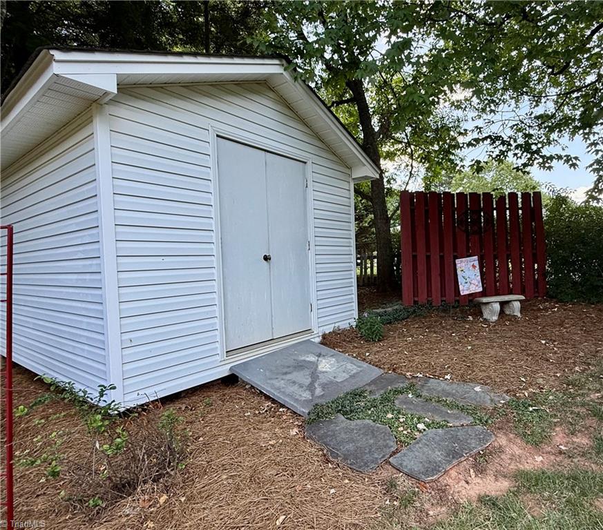 111 Ridgewood Drive Lexington, NC 27292 - Photo 30 of 32