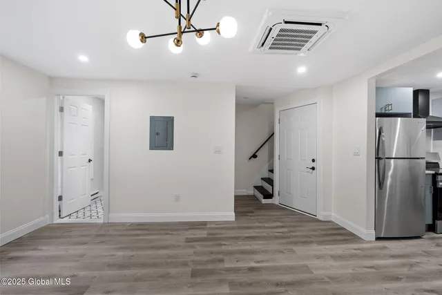 $1,600 | 42 Spring Street, Unit 2, Albany, NY 12210