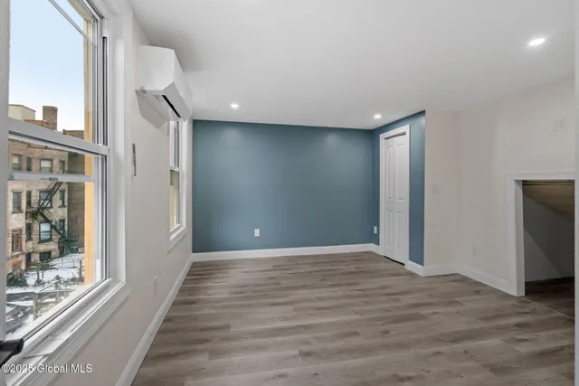 $1,600 | 42 Spring Street, Unit 2, Albany, NY 12210