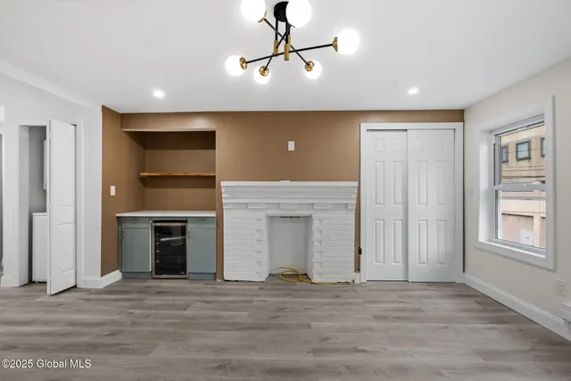 $1,600 | 42 Spring Street, Unit 2, Albany, NY 12210