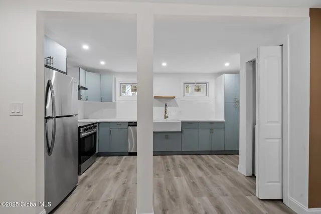 $1,600 | 42 Spring Street, Unit 2, Albany, NY 12210