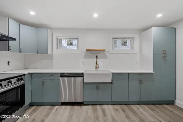 $1,600 | 42 Spring Street, Unit 2, Albany, NY 12210