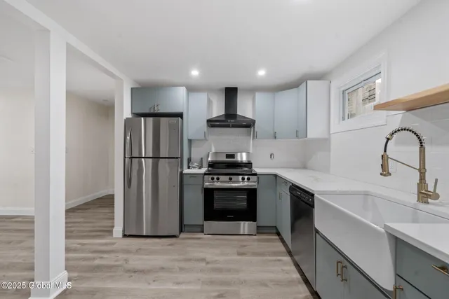 $1,600 | 42 Spring Street, Unit 2, Albany, NY 12210