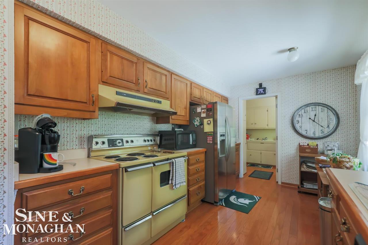 496 Deeplands Road Grosse Pointe, MI 48236 - Photo 22 of 37 50045640-21.JPG
