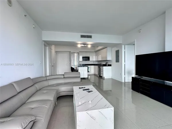 $4,200 | 92 Southwest 3rd Street, Unit 4111, Miami, FL 33130