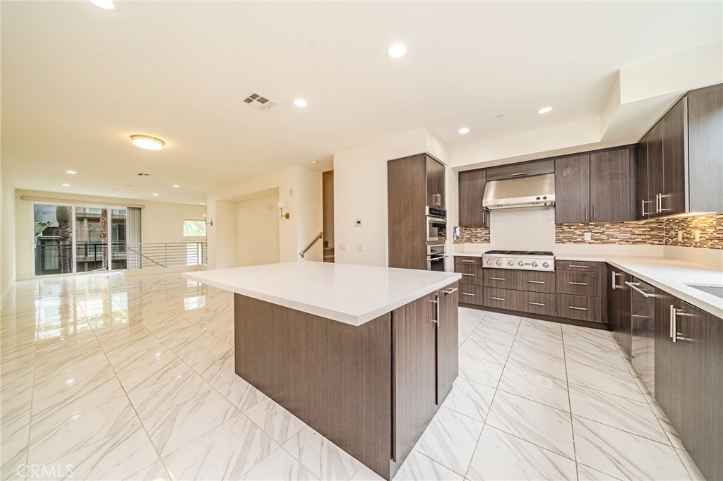 248 Rockefeller Irvine, CA 92612 - Photo 8 of 42