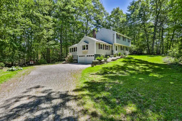 $575,000 | 198 Wash Pond Road, Hampstead, NH 03841