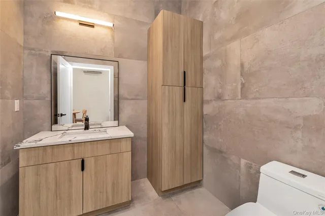 a view of a back yard of the house