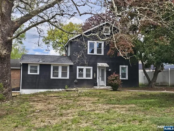 $429,900 | 34 Walnut Avenue, Pompton Lakes, NJ 07442