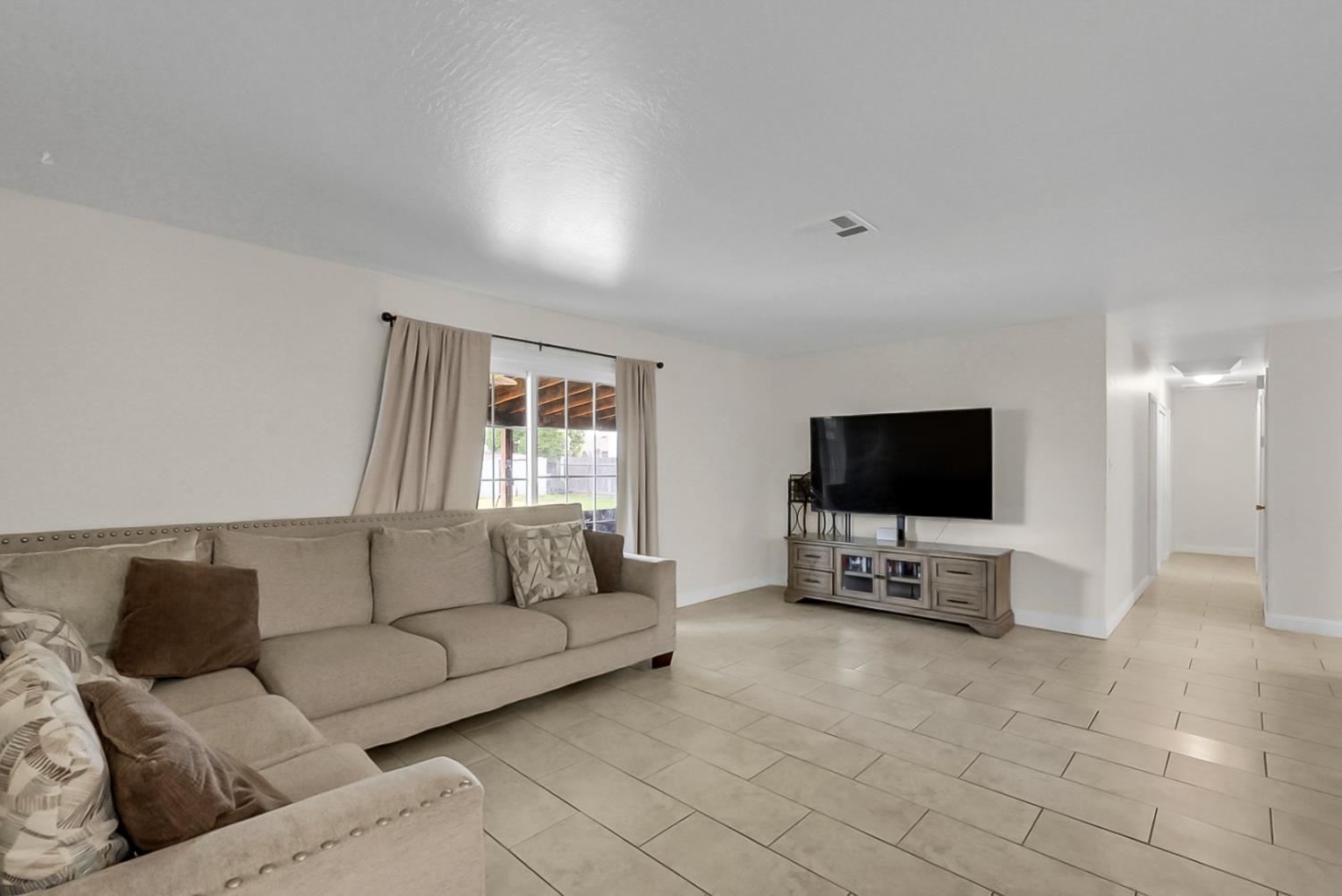 2085 Coronado Avenue Merced, CA 95348 - Photo 9 of 26