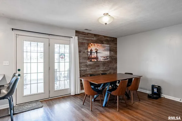 $239,900 | 1414 East Willow Drive, Marion, IL 62959