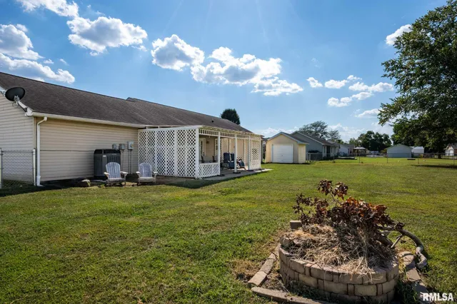 $239,900 | 1414 East Willow Drive, Marion, IL 62959