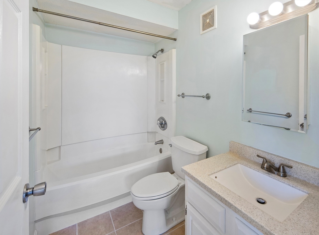 4975 Washington Street, Unit 311 Boston, MA 02132 - Photo 12 of 20