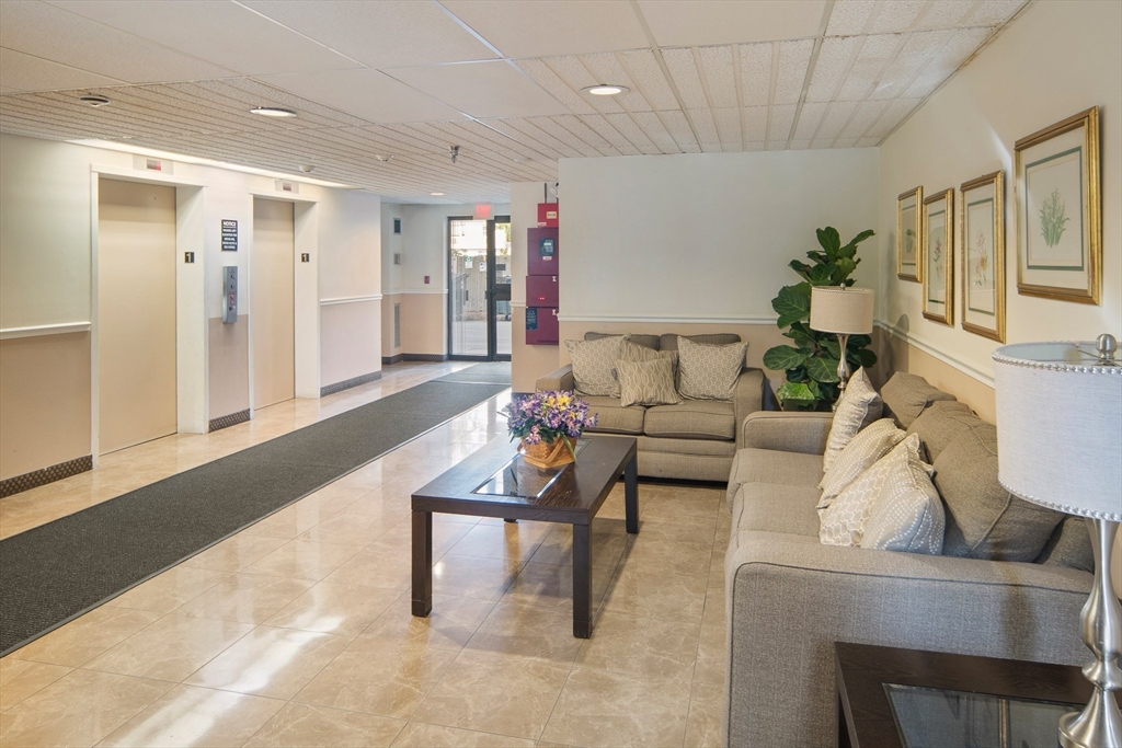 4975 Washington Street, Unit 311 Boston, MA 02132 - Photo 3 of 20