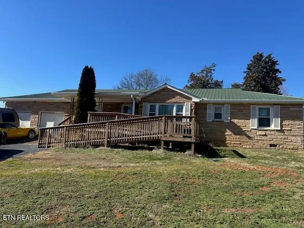 $289,900 | 2068 West Lee Highway, Loudon, TN 37774