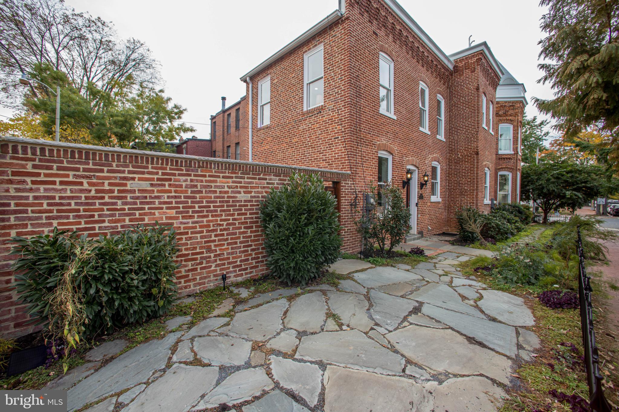 251 8th Street Northeast Washington, DC 20002 - Photo 2 of 45