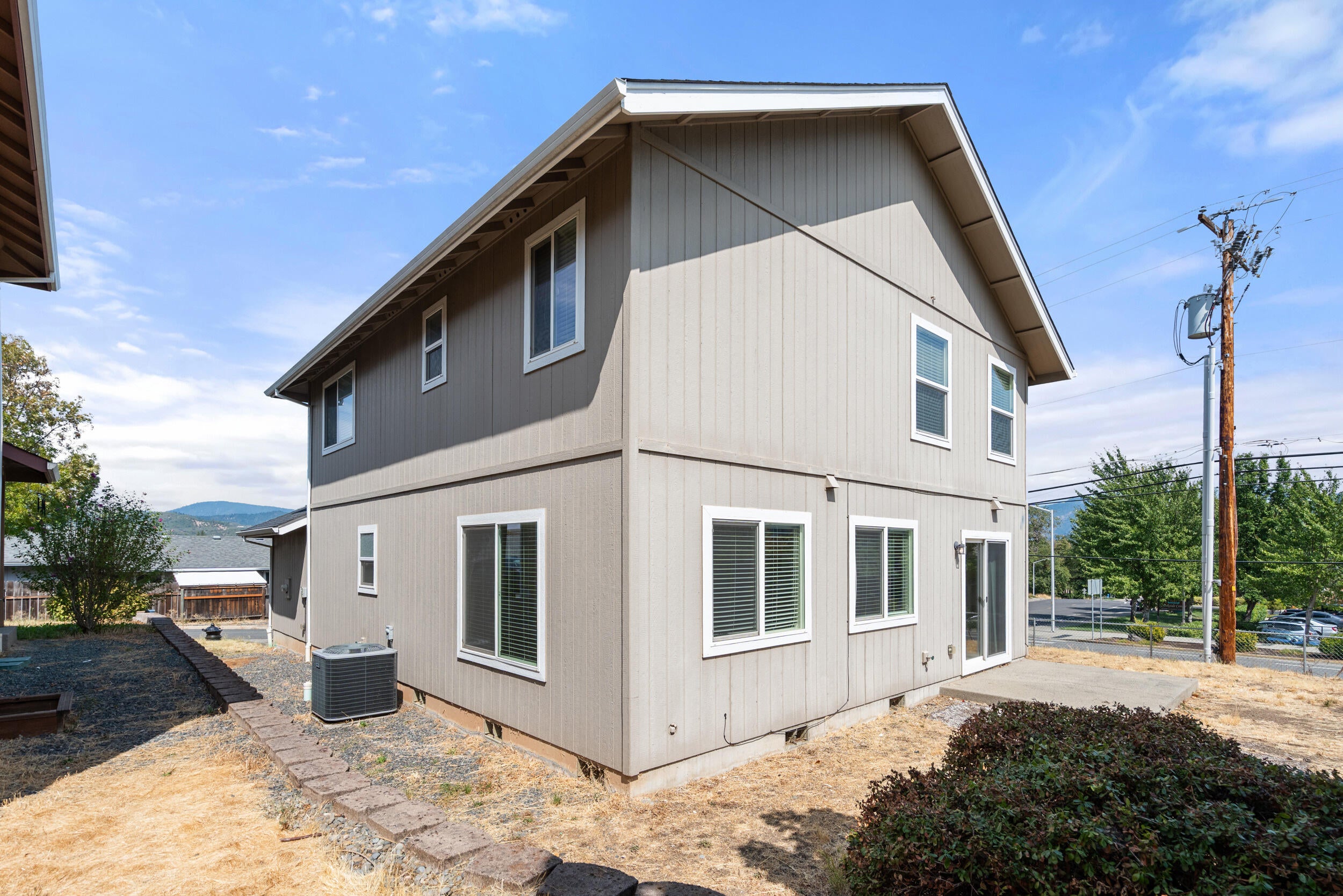 1830 allen creek rd, grants pass-07