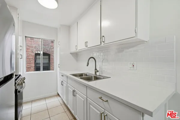 $1,995 | 4100 West 1st Street, Unit 206, Los Angeles, CA 90004