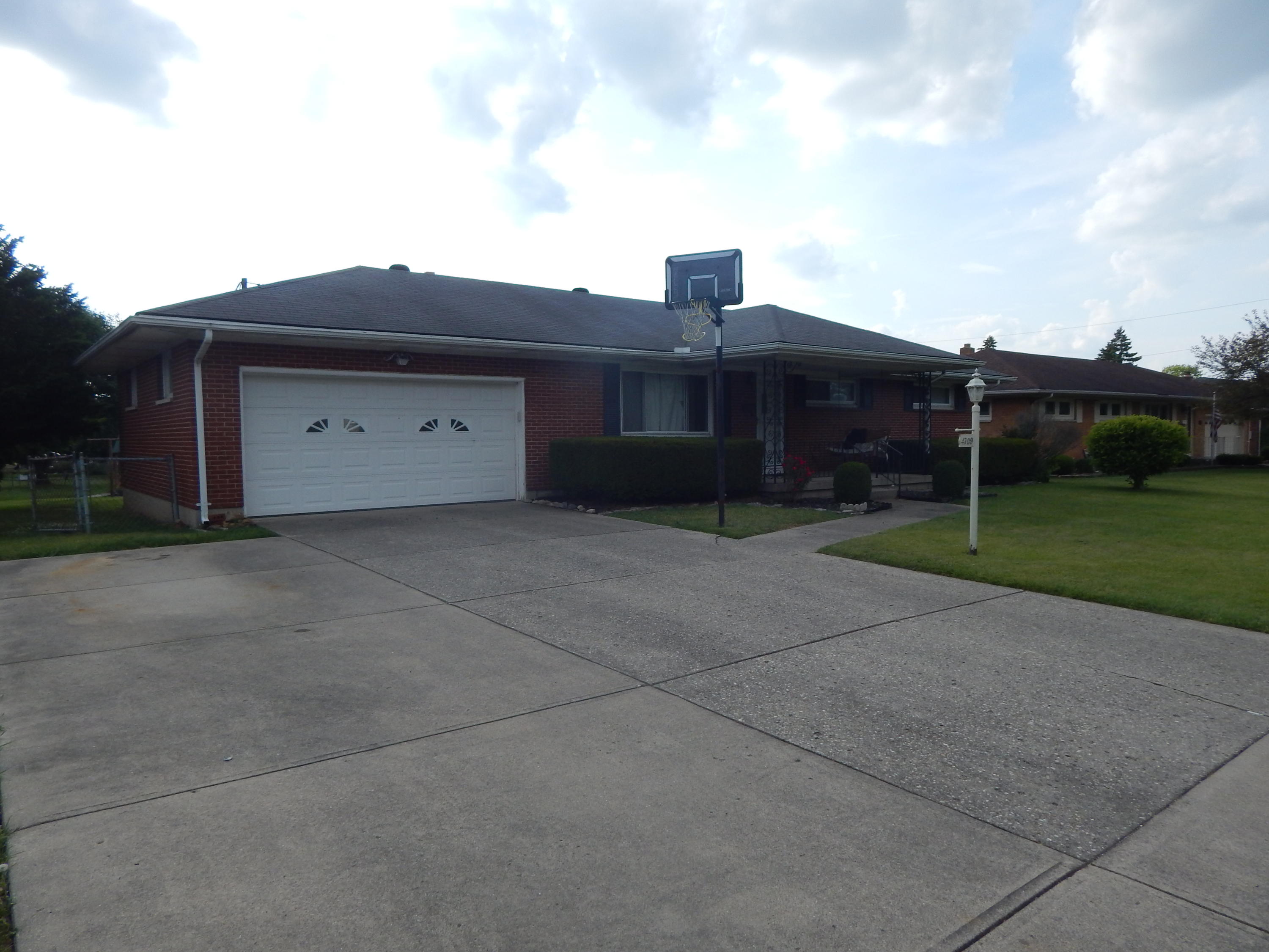 4709 Middle Urbana Road Springfield, OH 45503 - Photo 2 of 10