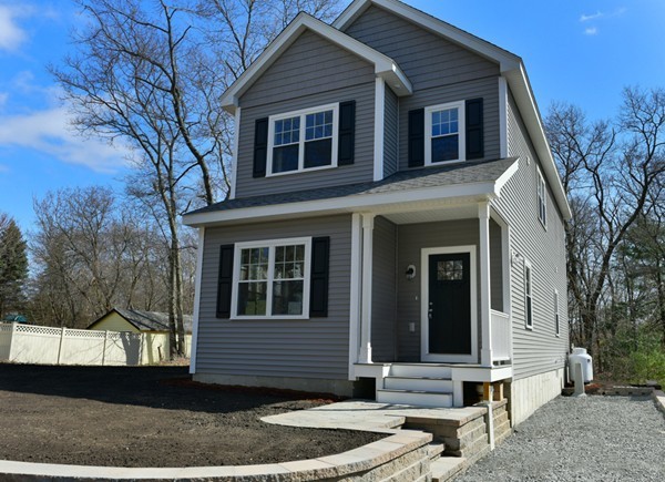 131 Bay State Road Melrose, MA 02176 - Photo 3 of 30 Gallery Image 3