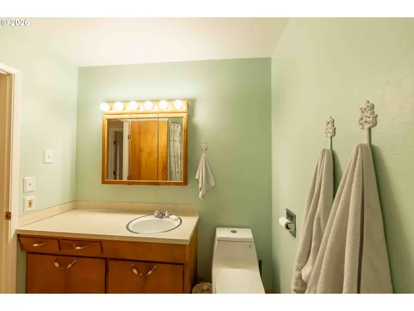 $194,000 | 1935 Northeast 19th Street, Gresham, OR 97030