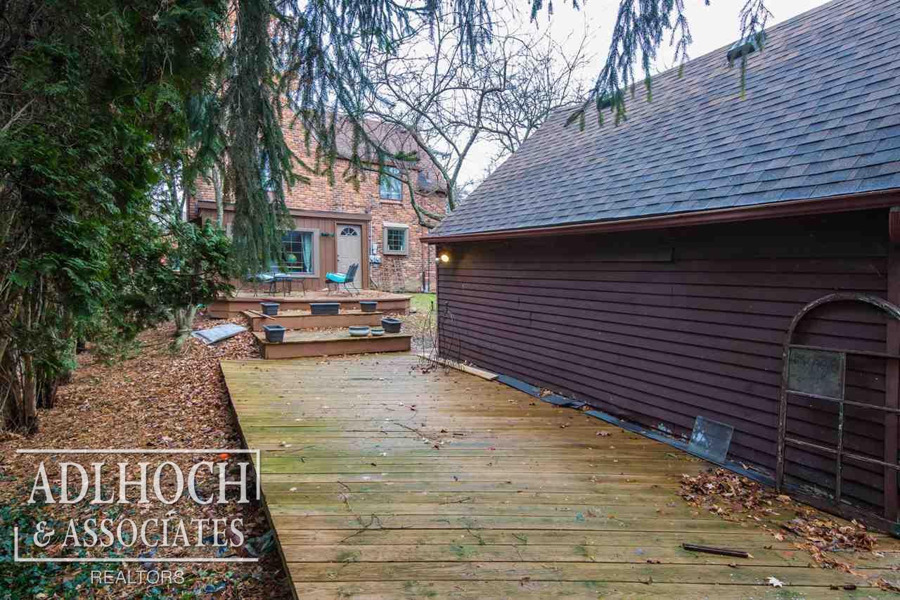244 Fisher Road Grosse Pointe, MI 48230 - Photo 30 of 32 31338724-31.JPG