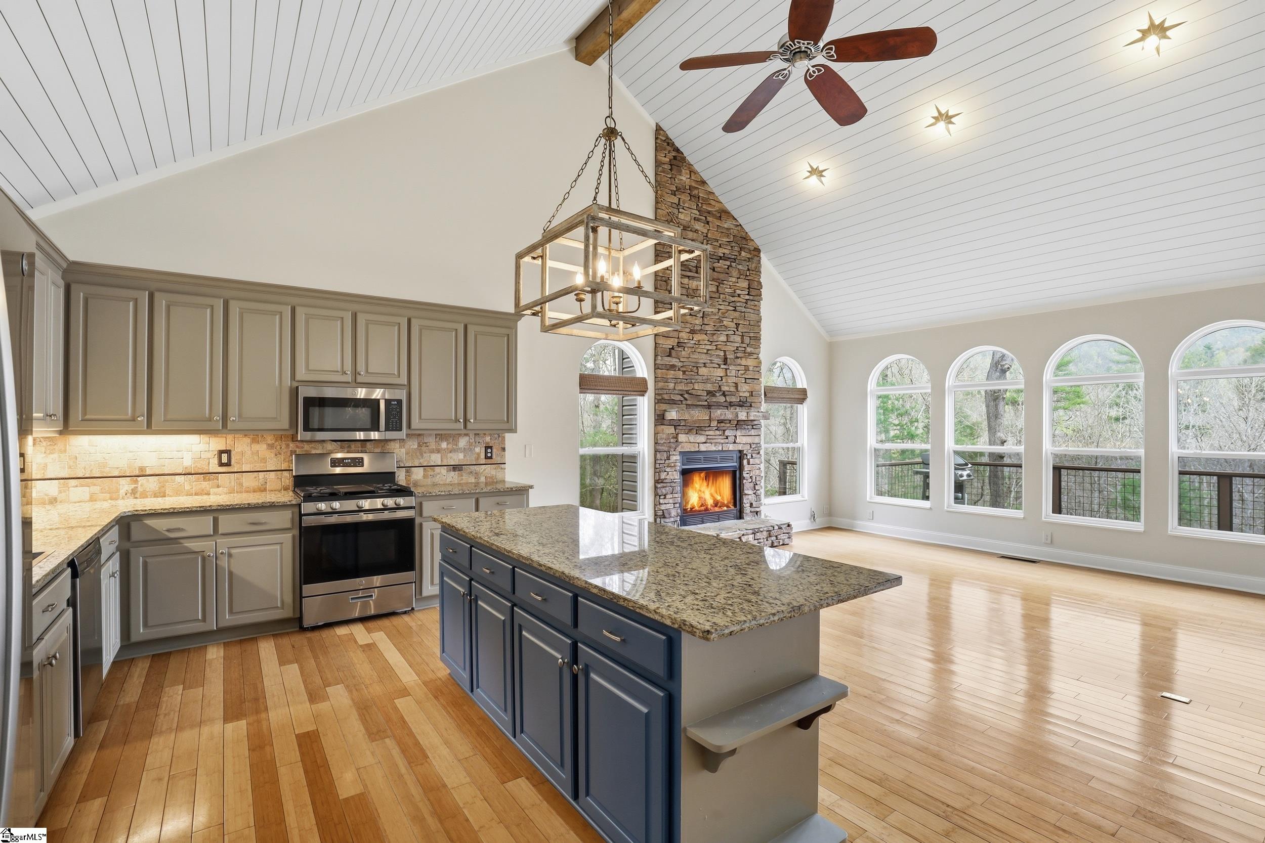 209 Falcon Crest Way Pickens, SC 29671 - Photo 17 of 39