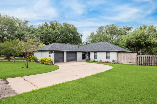$365,000 | 503 West Street, Sealy, TX 77474