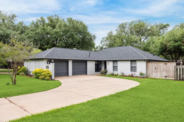 $365,000 | 503 West Street, Sealy, TX 77474