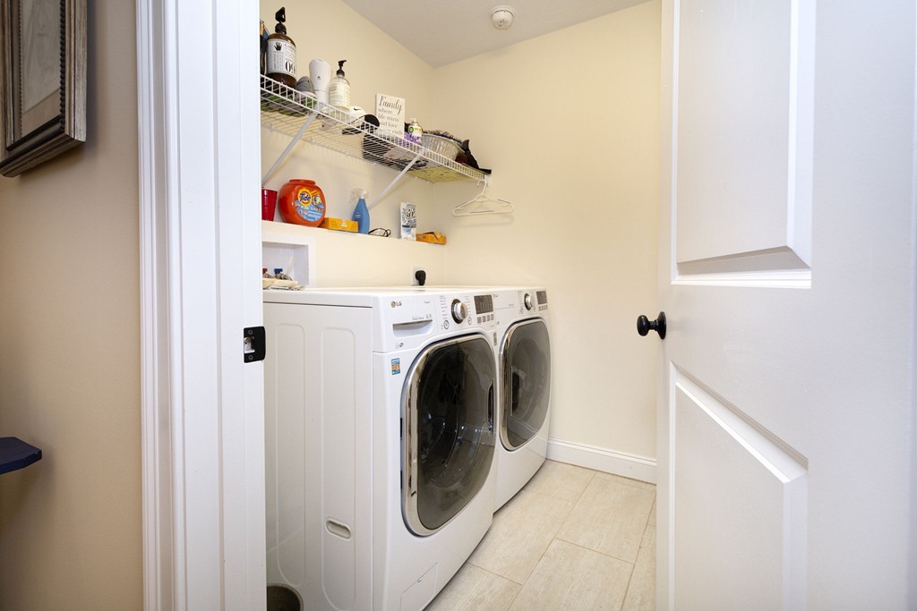 4 Kevin's Way, Unit 4 Scituate, MA 02066 - Photo 18 of 26 a utility room with dryer and washer