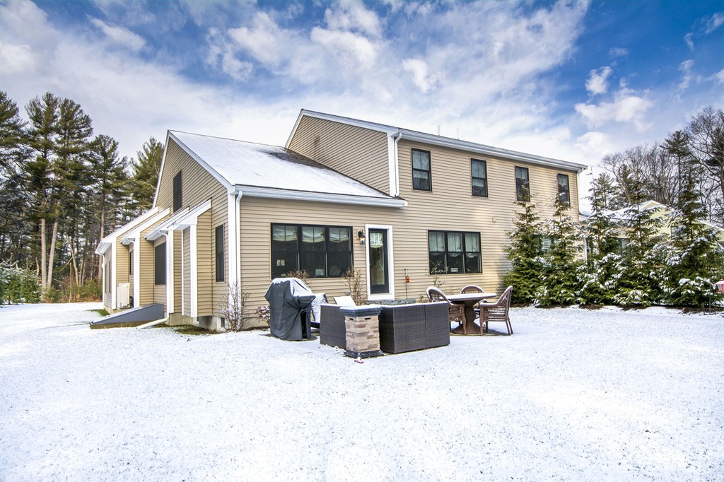 4 Kevin's Way, Unit 4 Scituate, MA 02066 - Photo 4 of 26