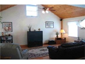 401 New Boston Road Bedford, NH 03110 - Photo 3 of 9 Gallery Image 3