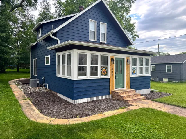$222,500 | 304 Bowman Street West, Battle Lake, MN 56515